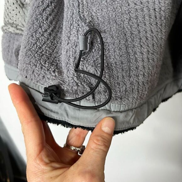 Patagonia Black Fluffy Fleece Jacket Zippered Gray Lining - Picture 15 of 16